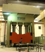 Hydraulik-Presse f&uuml;r Verbundwerkstoffe 2 000 - 35 000 kN Tianjin Tianduan Press Co.,Ltd.
