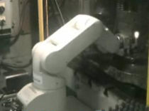 Knickarm-Roboter f&uuml;r Pressen-Prozesssteuerung  AB Controls, Inc.