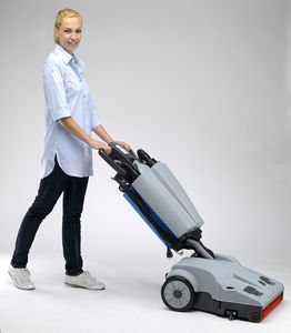 handgeführte Scheuersaugmaschine / batteriebetrieben