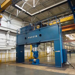 hydraulische Presse / Form / für Faltvorgänge / universell