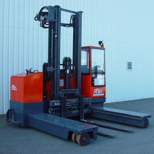 elektrischer Gabelstapler / Sitz / 4 Räder / multidirektional