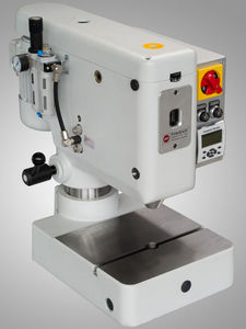 manuelle Nietmaschine / pneumatisch / Radial / Tischgerät