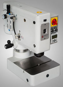 manuelle Nietmaschine / pneumatisch / Radial / Tischgerät