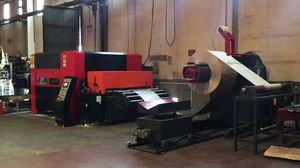 bandgespeiste Schneidanlage / für Stahl / für Aluminium / für Edelstahl