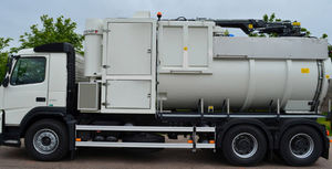 Sauglader-LKW / 3-Achsen / Tank