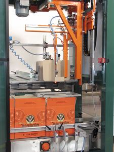 Karton-Einpressmaschine / für Kreuze