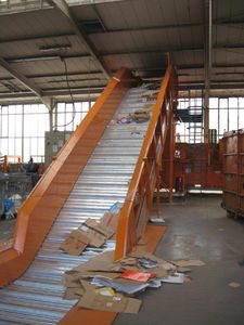 Kratzerförderer / für die Recyclingindustrie / für Abfall / mit Kettenantrieb