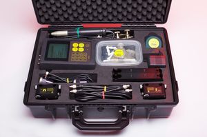 Laser-Ausrichtsystem / Welle / mit eingebautem Vibrations Analysator zum Auswuchten von Maschinen