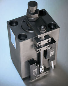 hydraulischer Zylinder / doppeltwirkend / kompakt / Block