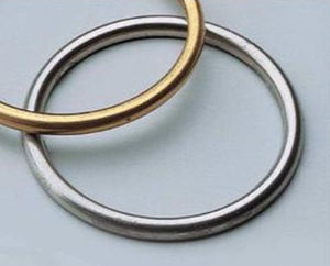 gefederte Dichtung / profiliert / C-Ring / Metall