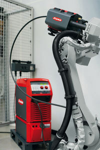 Knickarm-Roboter / MIG MAG-Schweiß / Stau / industriell