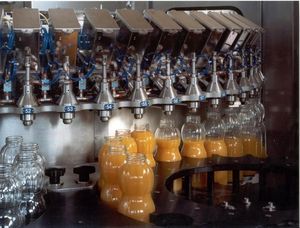 Abfüllanlage für Industrieanwendungen / Ab Fruchtsaft / für Glasflaschen / für PET-Flaschen