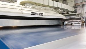 Flachfolien-Extrusionsanlage / für Thermoplaste / Mehrschicht / für lebensmittelechte Folien