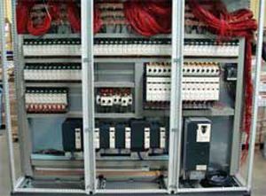 elektrischer Schrank / bodenstehend