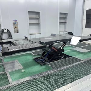 Hubtisch zur Fahrzeugwartung 1