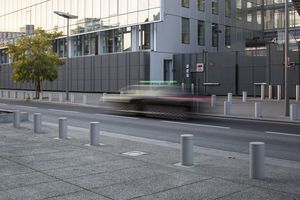 halbautomatischer versenkbarer Poller