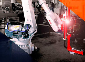 Roboterzelle für Materialumschlag