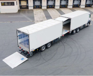 Sattelauflieger für Containertransport