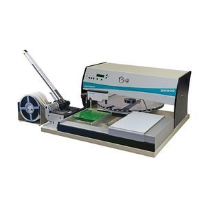Bestückungsmaschine für ein- und zweiseitige Platinen 1