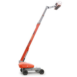 Teleskopbühne mit Eigenantrieb / für schwierige Gelände / Diesel / mit Gelenkausleger