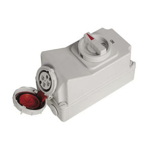 wandmontierte Steckdose und Stecker 1