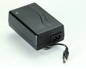 NiMH Batterieladegerät / Büro / automatisch / Schaltnetzteil