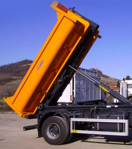 Abrollkipper mit LKW Haken