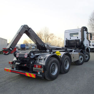 Abrollkipper mit LKW Haken