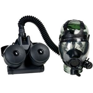 Helm mit Atemluftzufuhr 1