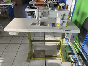 Flachbett-Nähmaschine