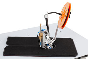 Einzelnadel-Teppichkettelmaschine 1