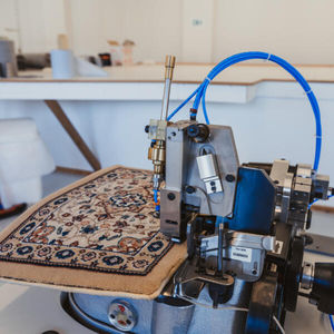 Overlockstich-Teppichkettelmaschine 1