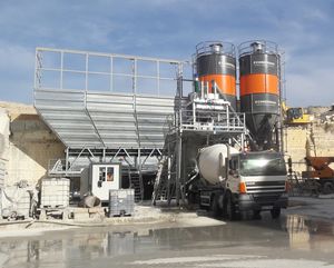 festinstallierte Betonmischanlage 1
