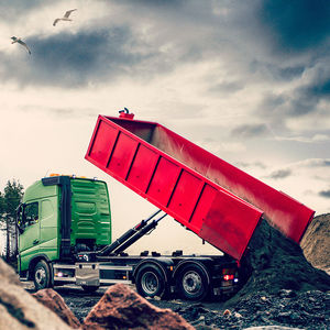 Abrollkipper mit LKW Haken 1