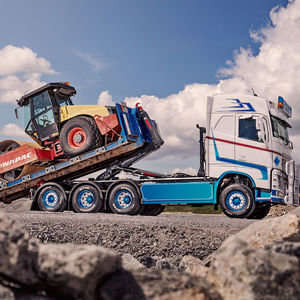 Abrollkipper mit LKW Haken 1