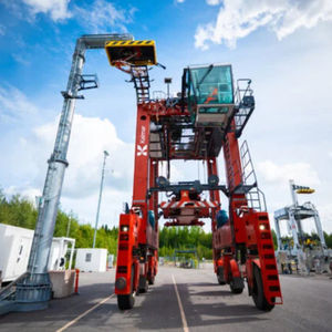 Portalhubwagen für Container 1
