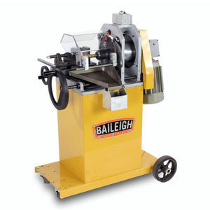 Ausklinkmaschine für Rohre 1
