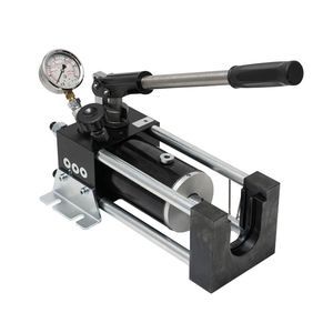 Maschine für das Aufweiten von Rohren / Vormontage 1