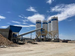 festinstallierte Betonmischanlage