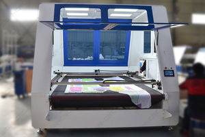 CO2-Laser-Schneidemaschine