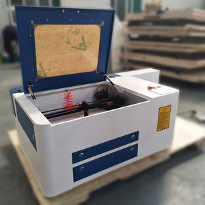 CO2-Laser-Schneidemaschine