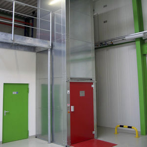 automatischer Lastenaufzug 1