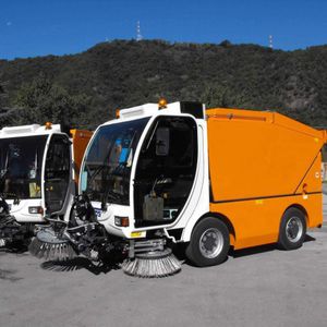 Diesel-Kehrsaugmaschine