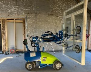 Verglasungsroboter mit Eigenantrieb