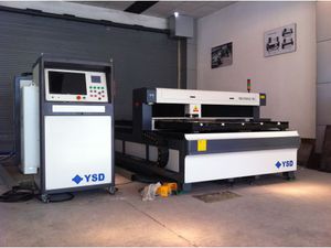 YAG-Laser-Schneidemaschine