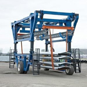 Portalhubwagen für Container 1