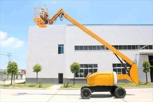 Gelenkarbeitsbühne mit Eigenantrieb