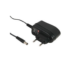 steckbarer Netzadapter 1