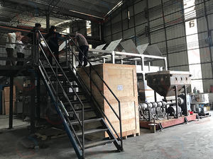 PLC-gesteuerte Produktionsanlage 1