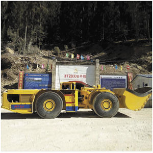 Dumper mit Gummireifen